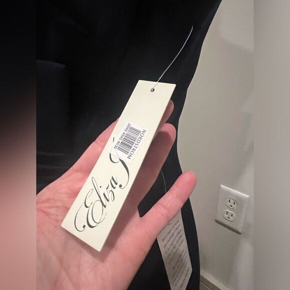 Eliza J Ruffle front gown size 2 NWT - Picture 6 of 14